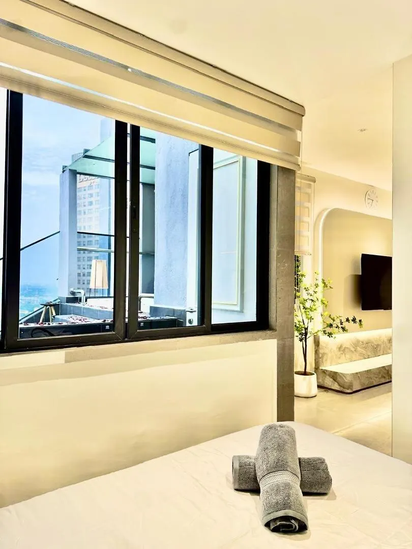 Private Jacuzzi With Outdoor Cinema 7Pax-Jonker Apartment Malacca Malaysia