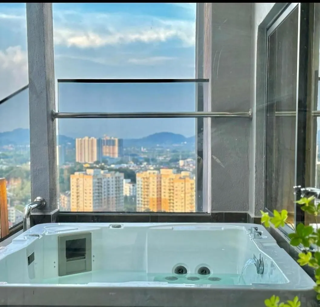 Private Jacuzzi With Outdoor Cinema 7Pax-Jonker Apartment Malacca